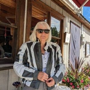 Meet your Posher, Deb